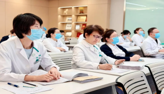 �����ǻ� ����δ������Ժҽ����ӢЯ����֪������,����ѧ��ʢ��﻿!